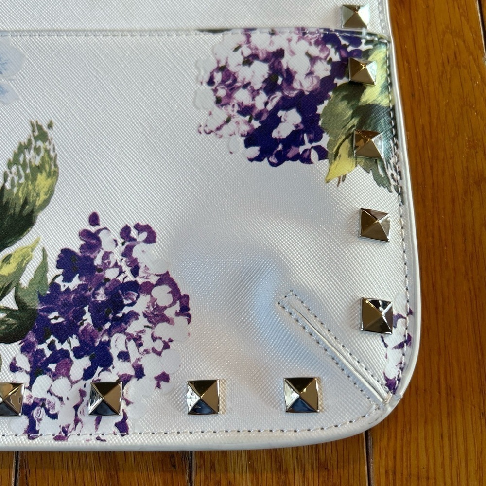 White House Black Market White Floral Faux Leather Clutch Wristlet Purse 11 X 7” - Picture 2 of 9